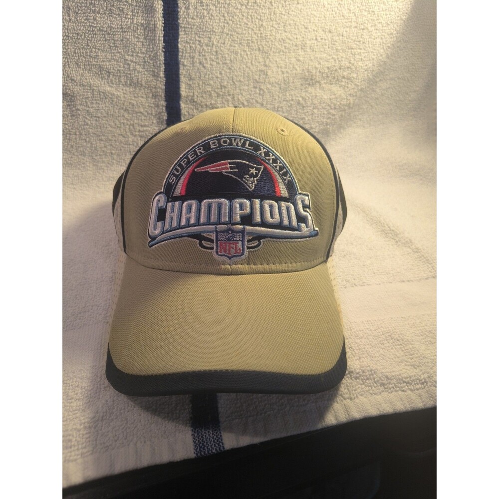 new england patriots 2005 reebok locker room super bowl hat Strap Back